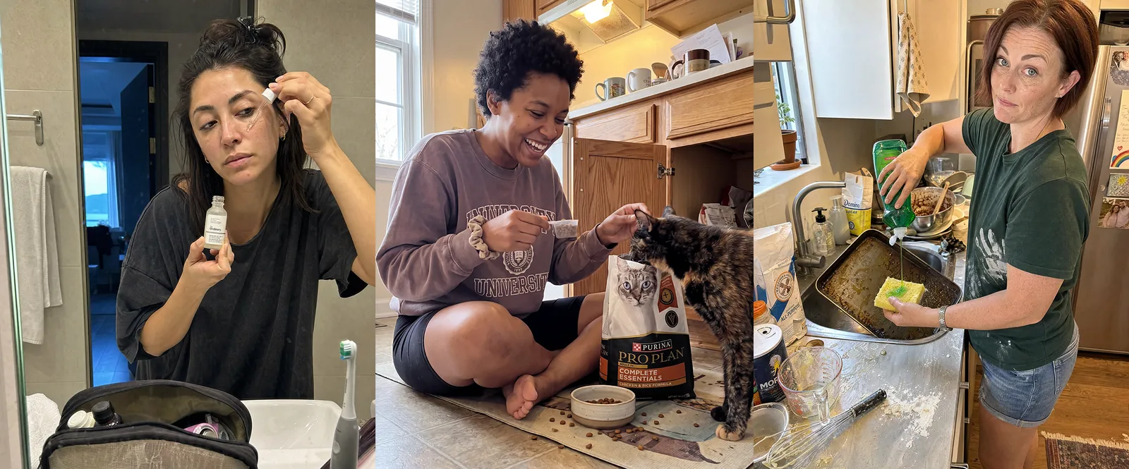 Conteúdo de rotina de uma influenciadora de IA com cara de foto de celular: passando skincare no espelho do banheiro, dando ração de marca pro gato na cozinha e lavando a louça depois de assar um bolo